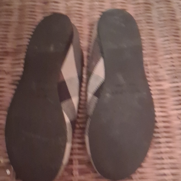 AUTHENTIC BURBERRY LITTLE GIRLS NOVACHECK FLATS SIZE 27 EURO - Picture 9 of 12